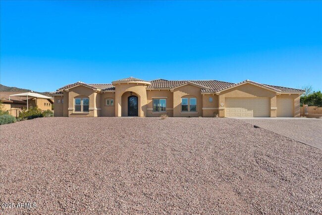 3117 N 77th St Mesa, AZ 85207