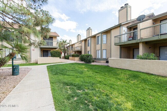 5236 W Peoria Ave Glendale, AZ 85302