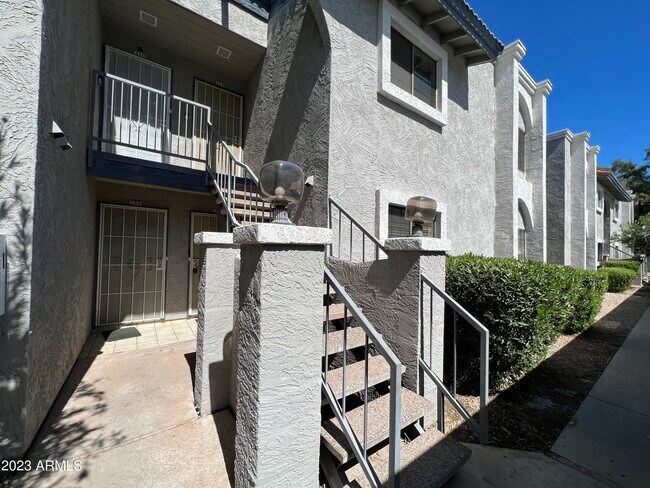 15402 N 28th St Phoenix, AZ 85032