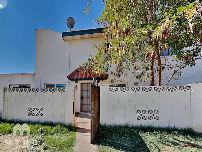 2132 W Glenrosa Ave Phoenix, AZ 85015