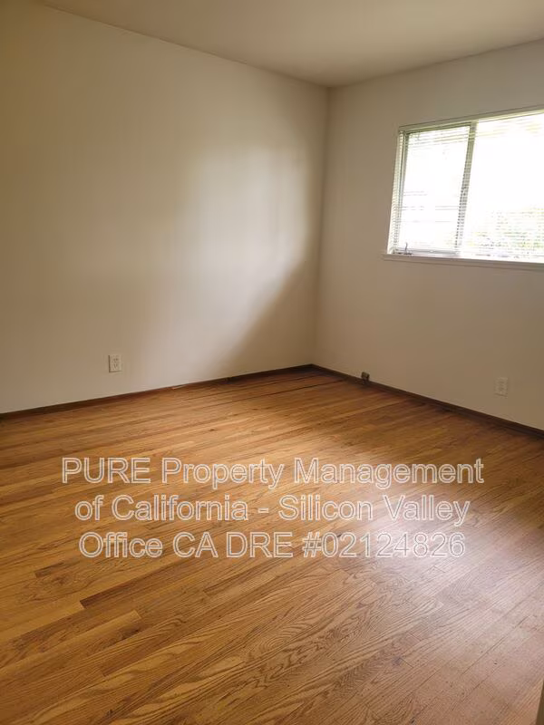 1218 DRESDEN WAY
