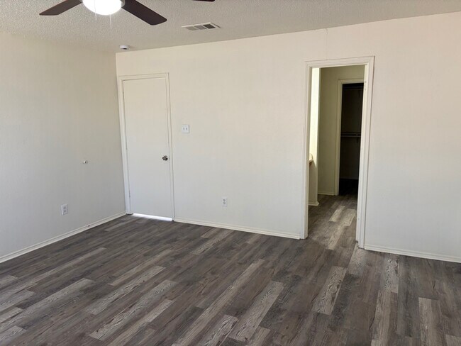3152 Heritage Ln Forest Hill, TX 76140