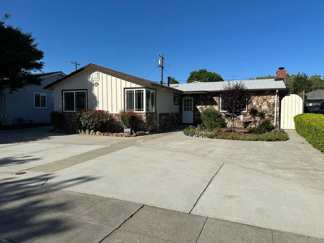 2233 Hicks Avenue