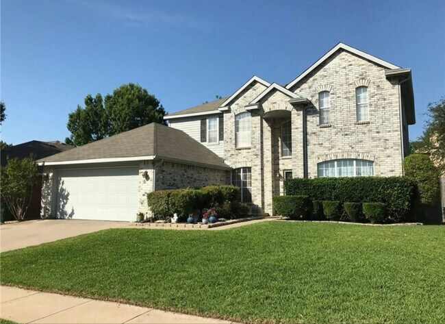 5204 Alta Vista Ln Arlington, TX 76017