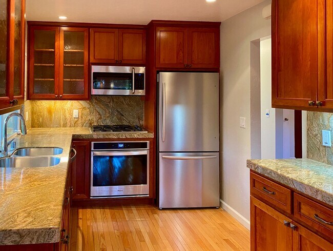 20177 Northbrook Square