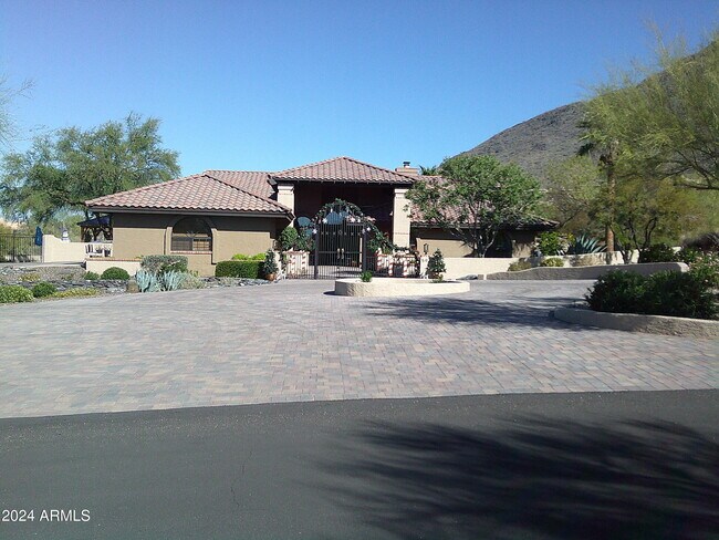 5930 E Leisure Ln Cave Creek, AZ 85331
