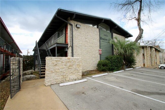 2404 Longview Street