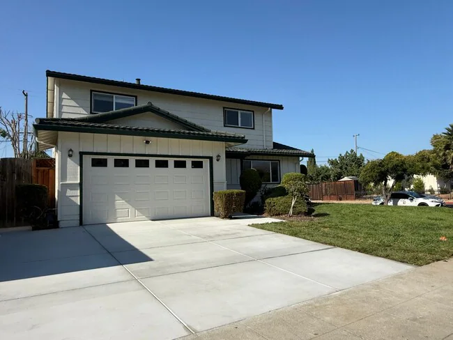 2045 Treewood Lane