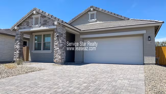 6718 W Discovery Dr Glendale, AZ 85301