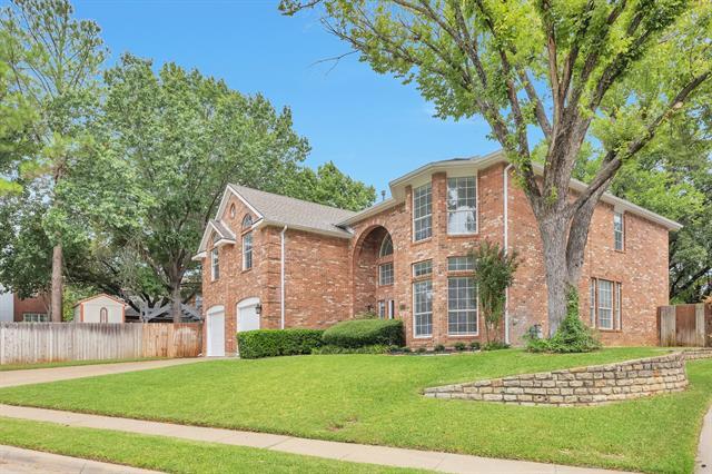 3825 Misty Glen Ct Bedford, TX 76021