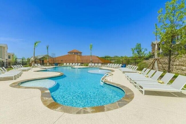 5313 Serene Hills Dr Austin, TX 78738