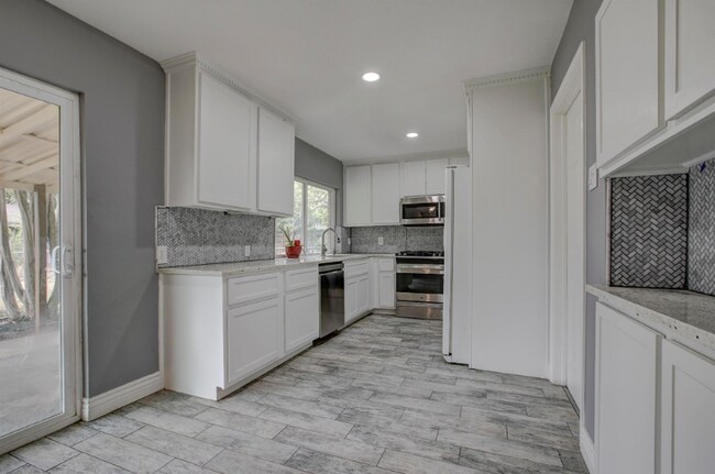1414 Ridgecrest Drive