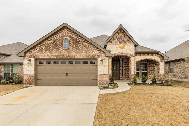 6320 Red Cliff Drive