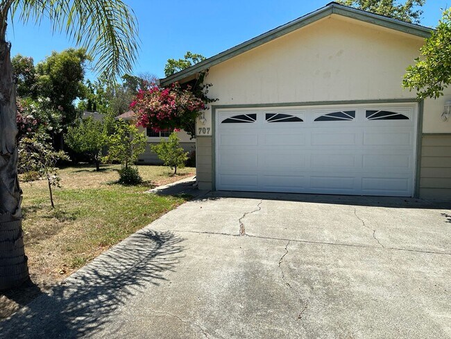 707 Henrietta Avenue