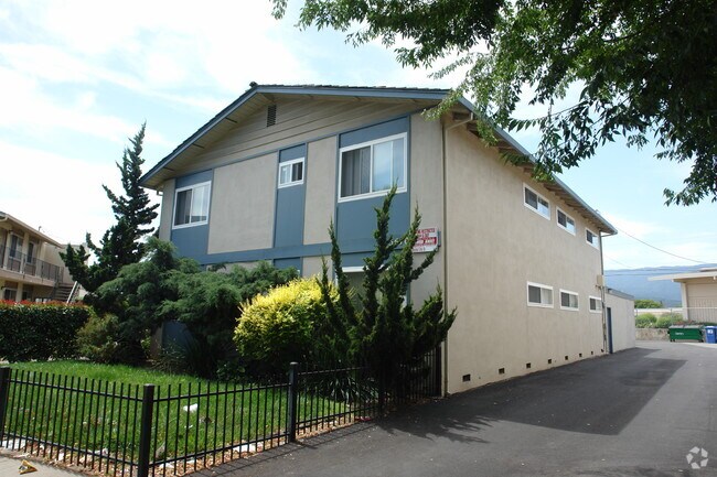 5670 Hoffman Court
