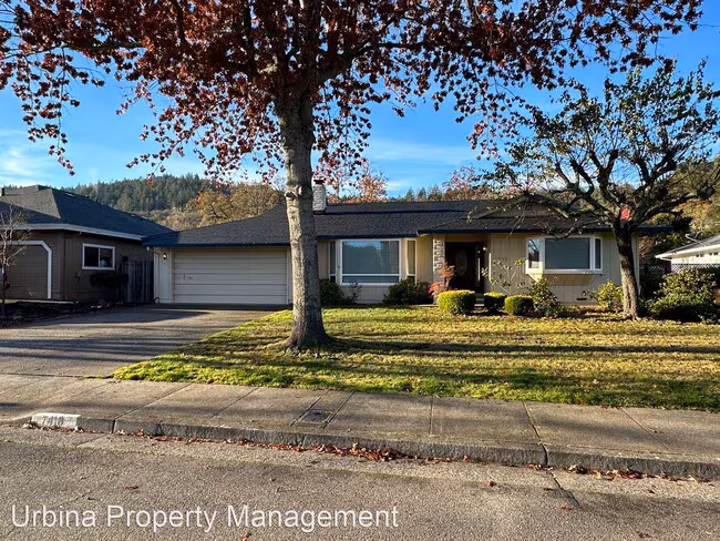 7418 Oakmont Dr Santa Rosa, CA 95409