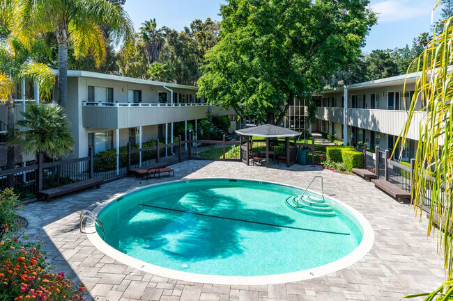2BR/2BA Apartment on Sharene Ln · Walnut Creek