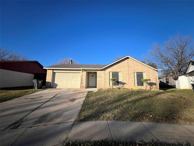 1911 Primrose Ln Arlington, TX 76014