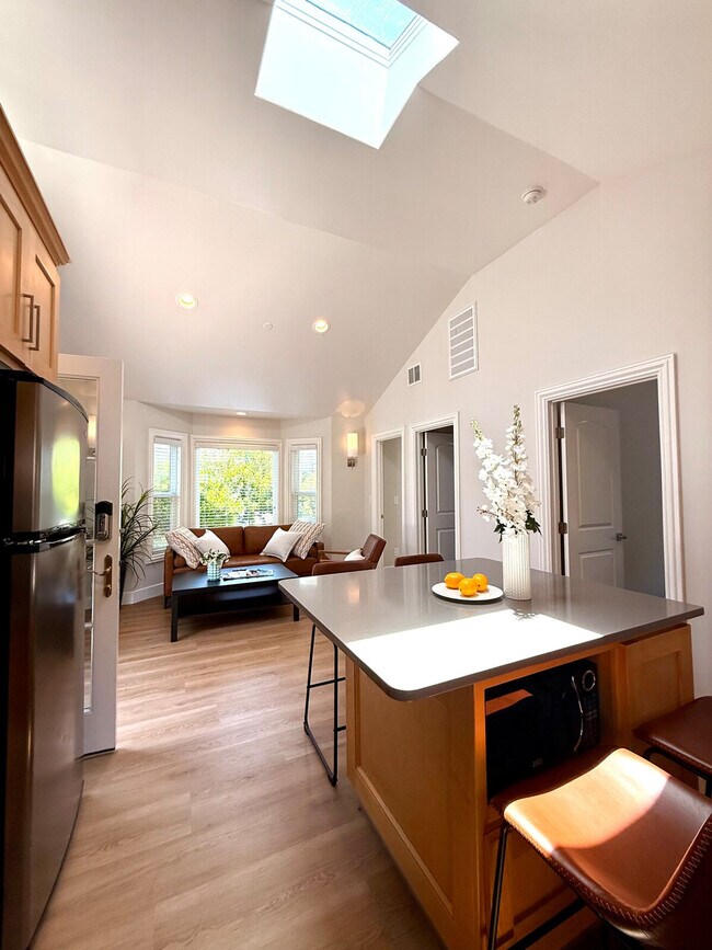 10699 Larry Way Cupertino, CA 95014