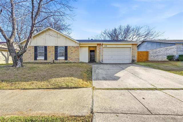 1718 Dorchester Dr Arlington, TX 76014