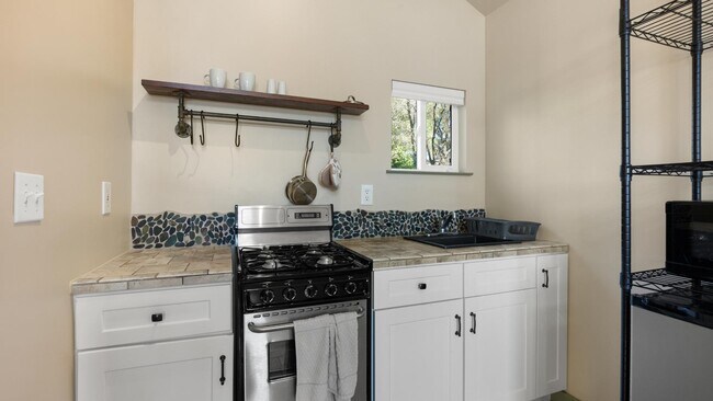 2434 Humboldt St Santa Rosa, CA 95404