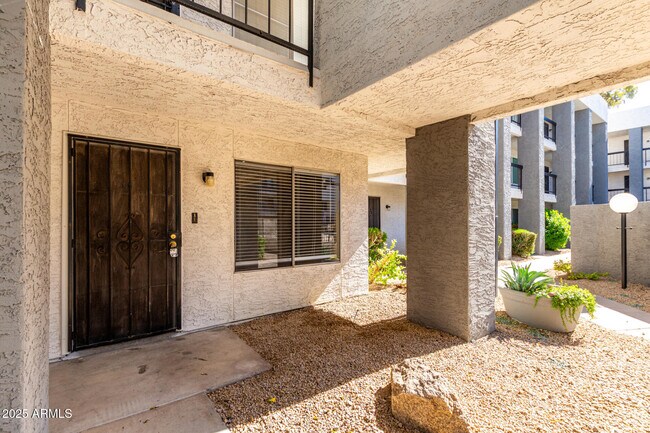 7494 E Earll Dr Scottsdale, AZ 85251