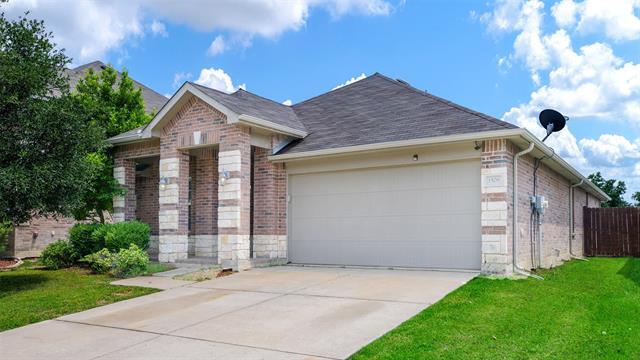 1508 Mockingbird Dr Aubrey, TX 76227