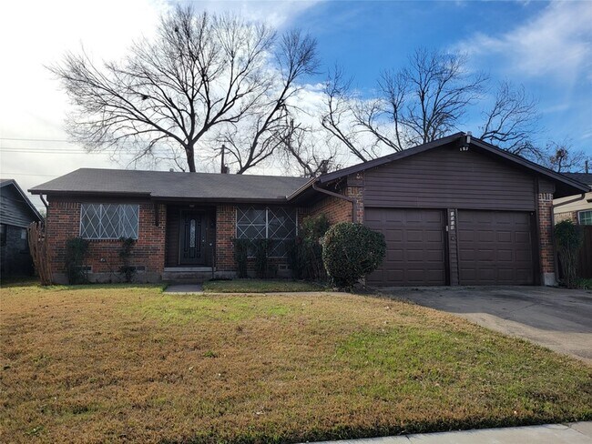 1518 Carroll Dr Garland, TX 75041
