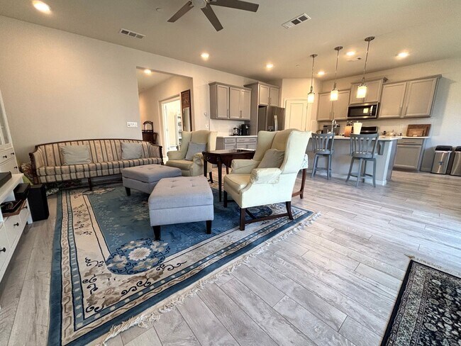 Gorgeous 3 Bedroom + Office with SOLAR in Brentwood