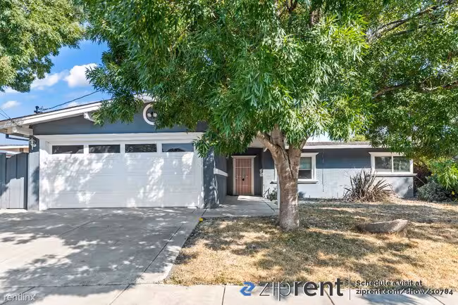2746 Broadmoor Avenue