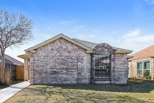 1112 Paintbrush St Mesquite, TX 75149