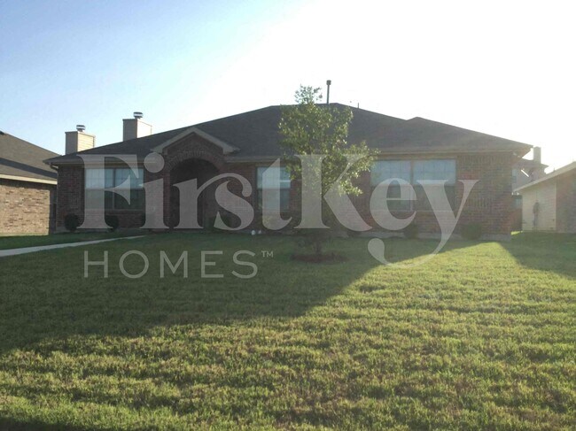 611 Hilton Dr Lancaster, TX 75146