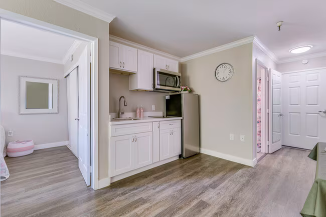 San Leandro Senior Living