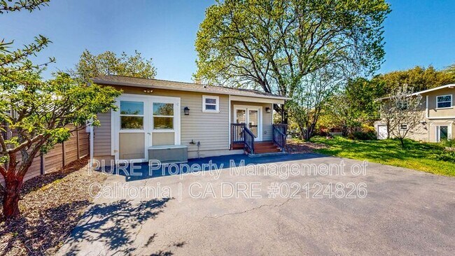 6683 Sebastopol Ave Sebastopol, CA 95472