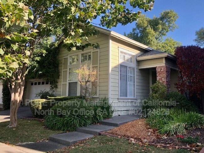 516 Hawk Dr Petaluma, CA 94954