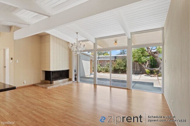 2085 Sandalwood Court