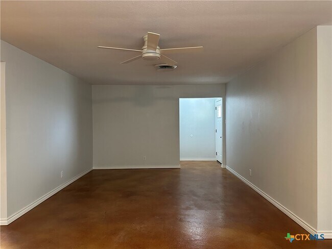1313 Fieldcrest New Braunfels, TX 78130