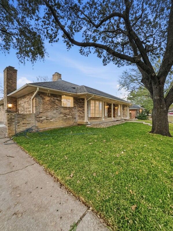 2409 Castle St Irving, TX 75038