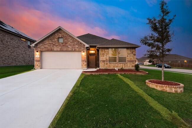 1419 Fox Hollow Rd Krum, TX 76249