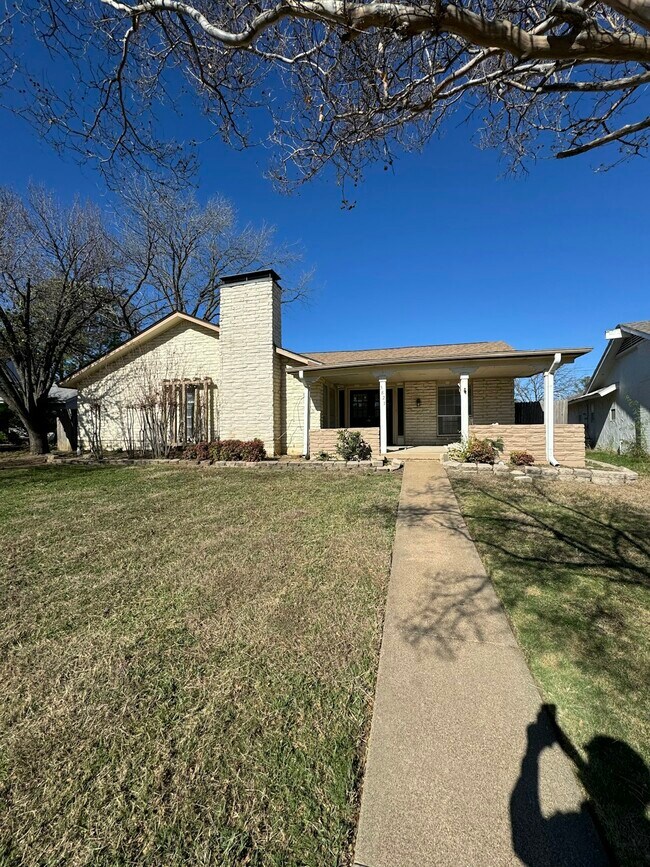 3825 Old Faithful Ct Irving, TX 75062