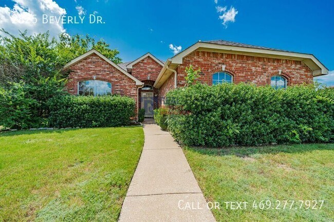 2825 Beverly Drive