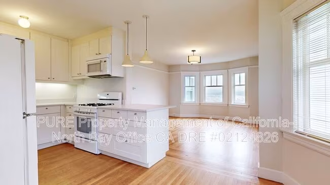 195 San Carlos Ave Sausalito, CA 94965