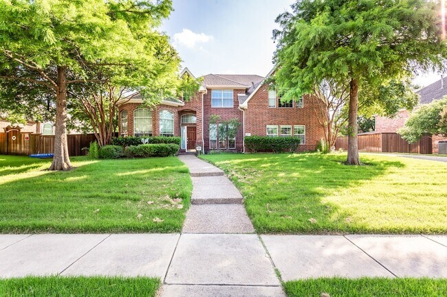 915 Falcon Trail Murphy, TX 75094