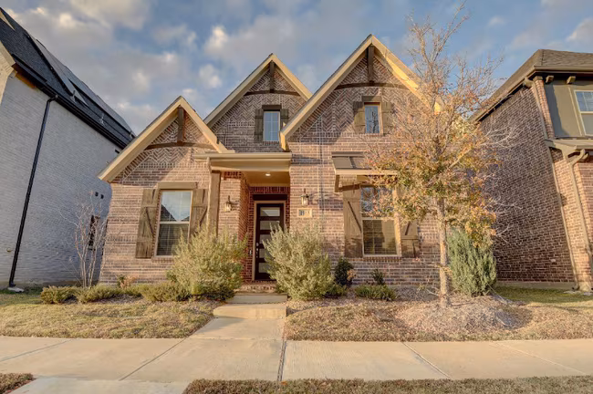 1913 Cathedral Dr Farmers Branch, TX 75234
