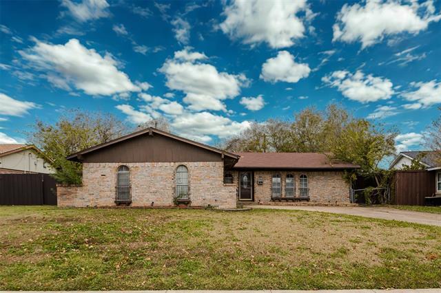 2517 Rosewood Dr Mesquite, TX 75150