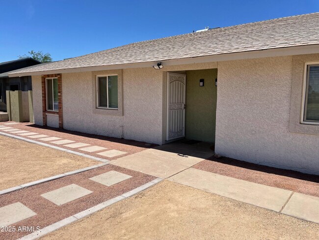 492 W 18th Ave Apache Junction, AZ 85120