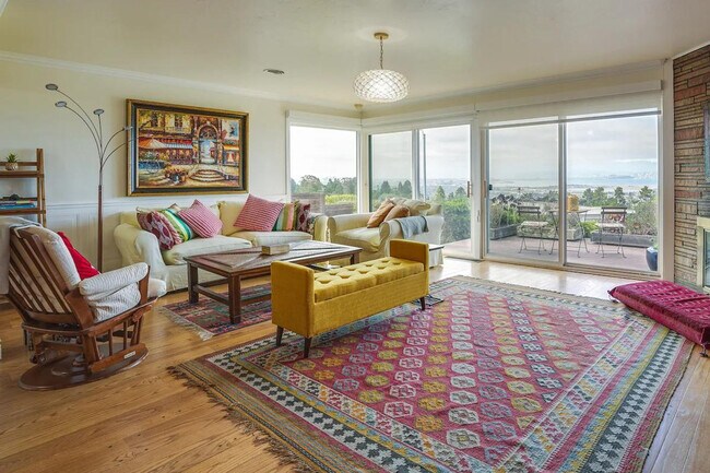 11 Kenilworth Dr Kensington, CA 94707