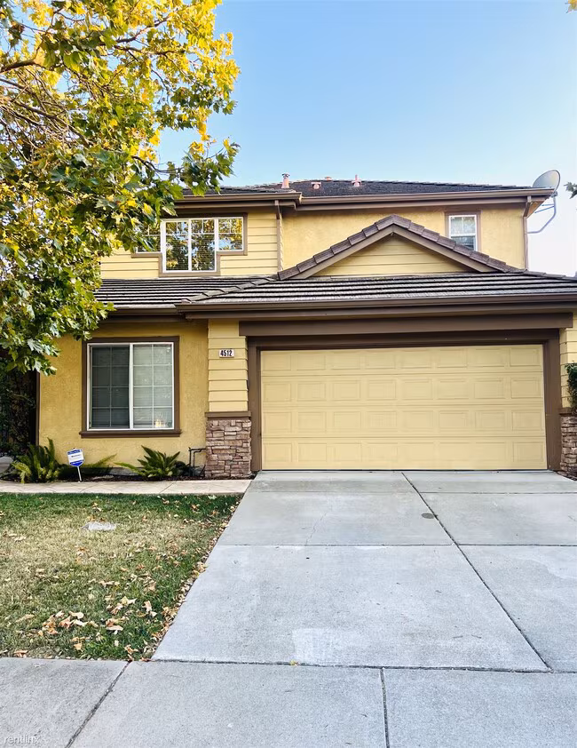 4512 Peacock Court