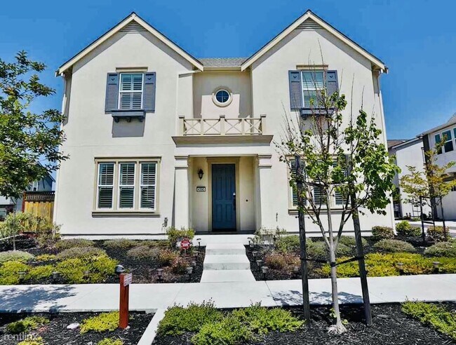 4390 Sunset View Drive