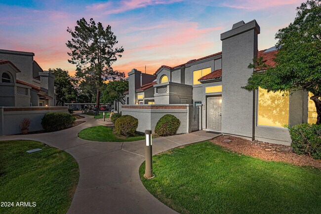 1717 E Union Hills Dr Phoenix, AZ 85024